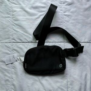 Lululemon Everywhere Belt Bag 1L